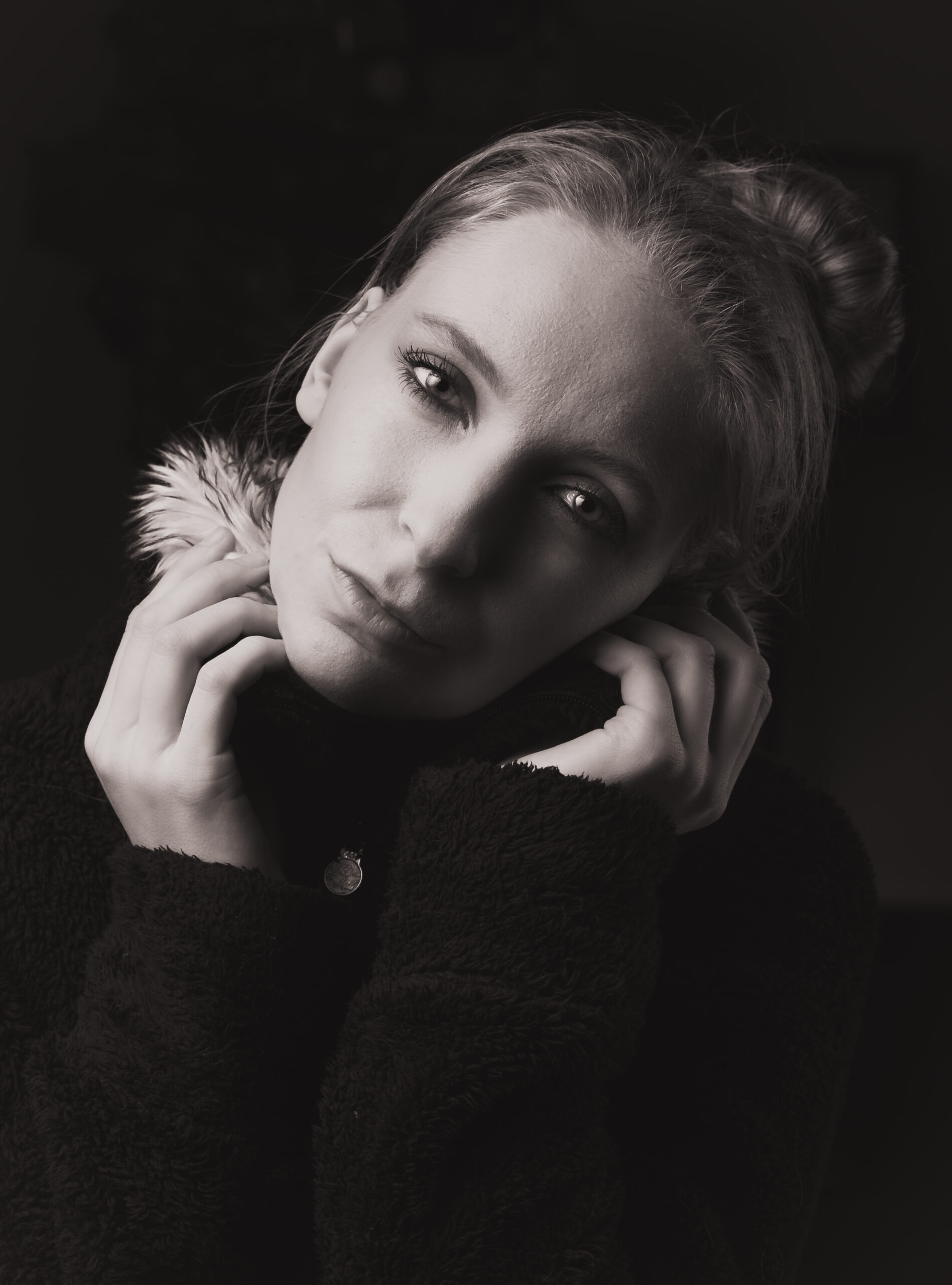 Minimalistische Portraits –  
Headshots im Studio